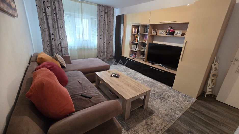 Direct proprietar. Etaj 1. Decomandat. - Poză 1