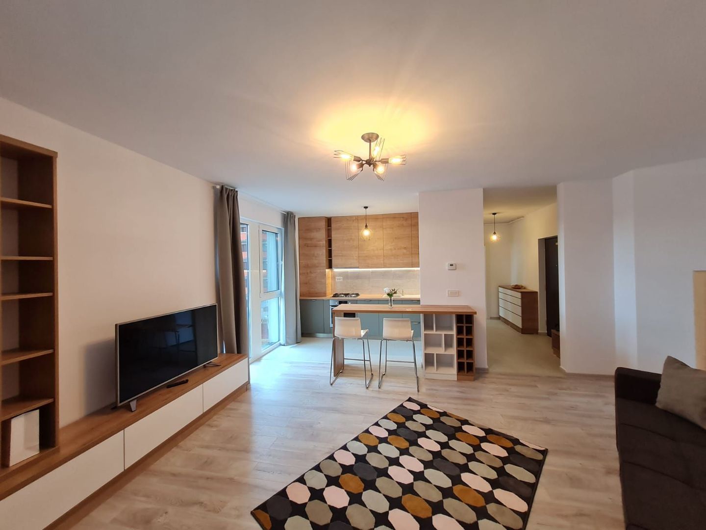 Lux la 10 minute de Iulius Town - Poză 18