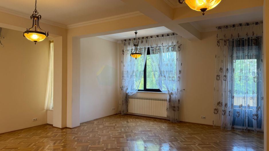 Vila 9 camere cu piscina si teren de 1.000 mp - Poză 23