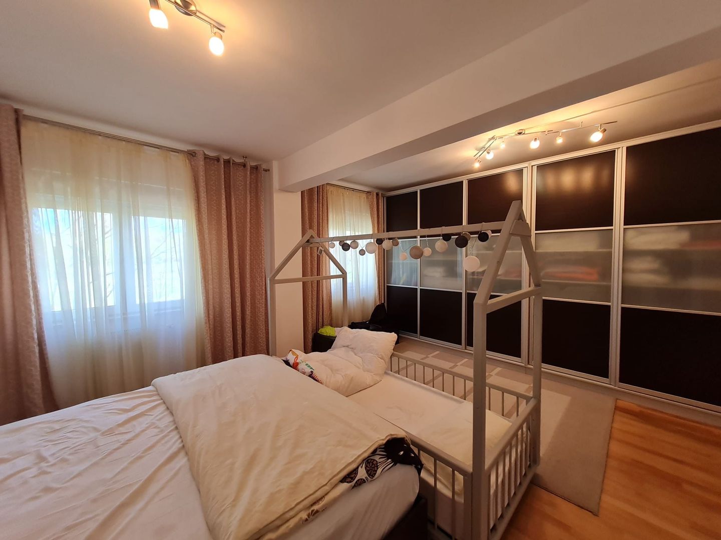 Apartament generos la 5 minute de USAB-TM - Poză 5