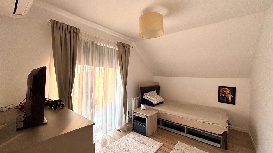 Casa unica - mobilata si utilata -teren 601 mp -  Sag - Poză 11