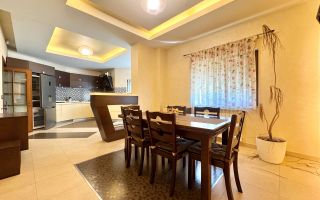 Vînzare Casă în 3 Nivele -Hlincea - 343 m.p. - Poză 11