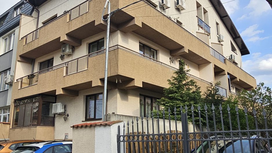 Apartament 3 camere si loc de parcare - Poză 12