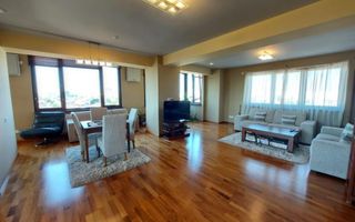 APARTAMENT CU 3 CAMERE, ULTRA-CENTRAL SI FOARTE SPATIOS LA VANZARE - Poză 4