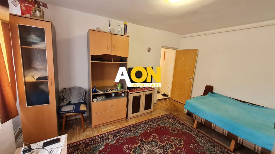Apartament cu 1 Camera Semidecomandat, 34 mp, Etaj 3, Zona Cetate - Poză 1