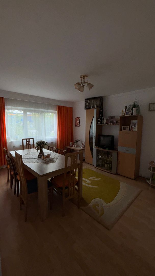 Apartament de vânzare 4 camere in Alba Iulia. - Poză 3