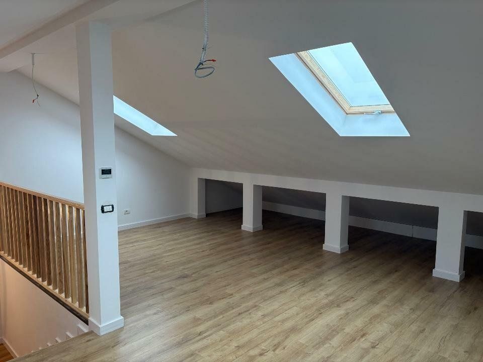 Vila moderna spatioasa - Poză 13