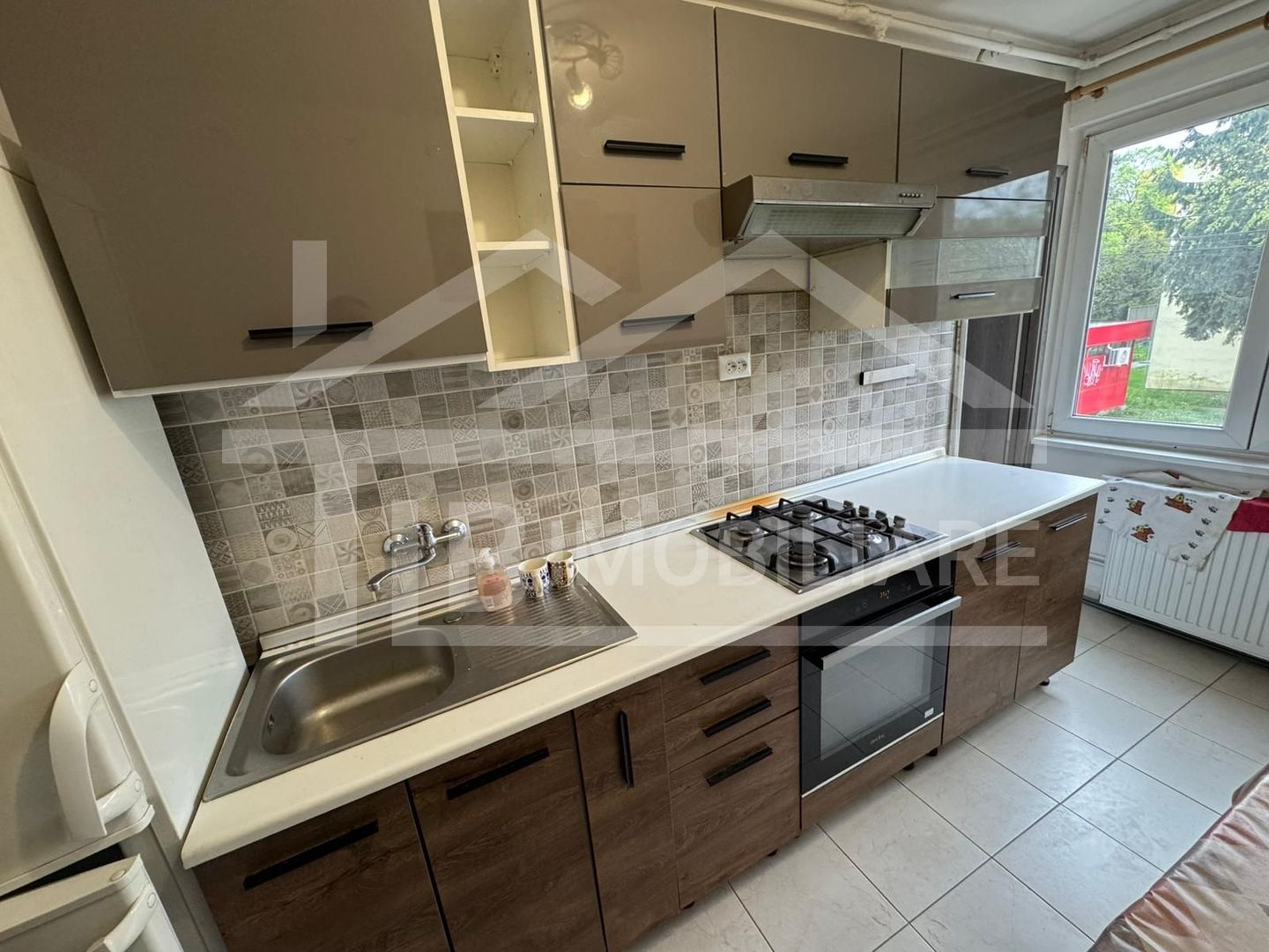 Apartament cu 3 camere, decomandat, 84mp, Zona Poli 2 - Poză 5