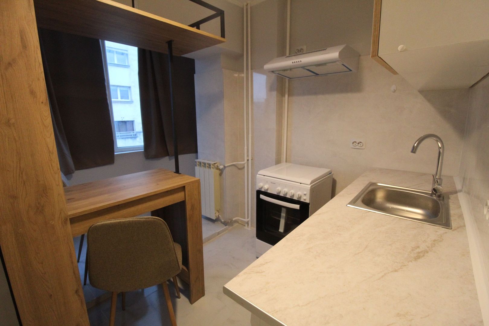 Studio- prima inchiriere - Piata Alba Iulia - Decebal - vedere Rond - Poză 3
