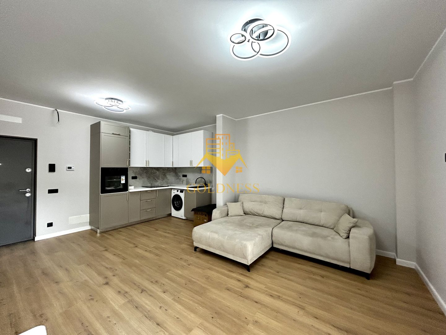 2 camere open space, Parcare, Prima Inchiriere, Piata Oser, Bulgaria - Poză 4