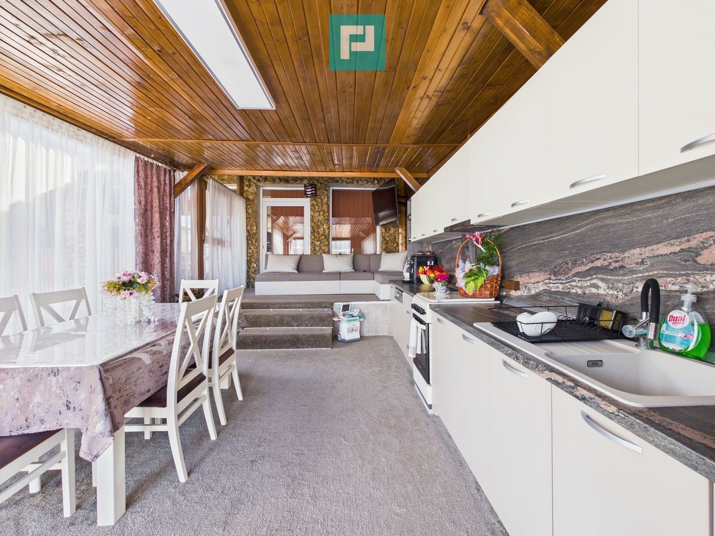 Casa cu potential multiplu in Curtici - Poză 32