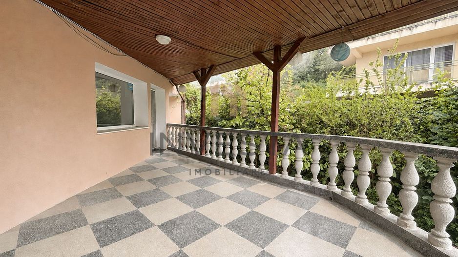 Vila spatioasa cu 15 camere de inchiriat in zona Andrei Muresanu - Poză 8
