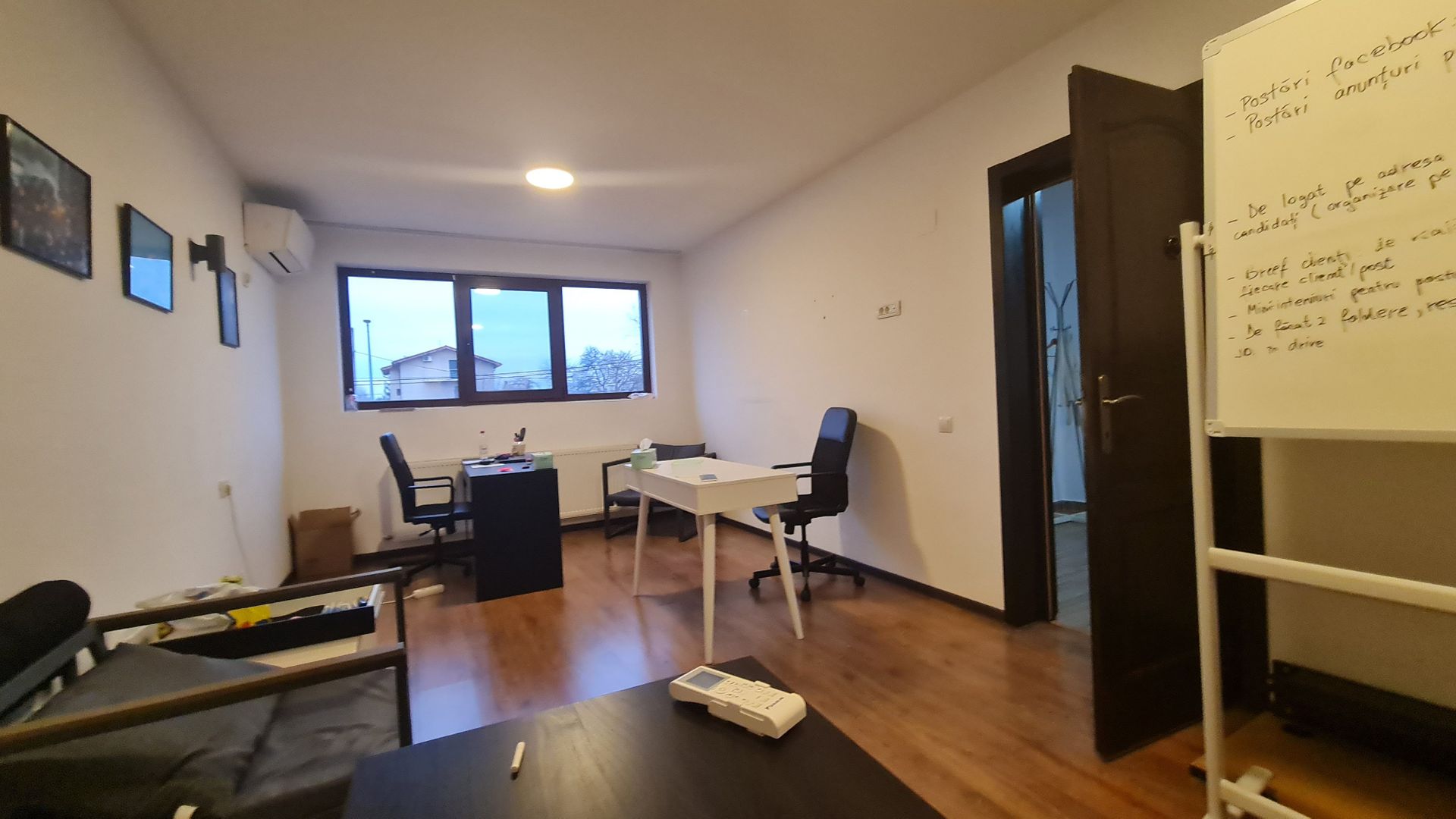 Vila spatioasa zona Megaimage  Tunari - Poză 3