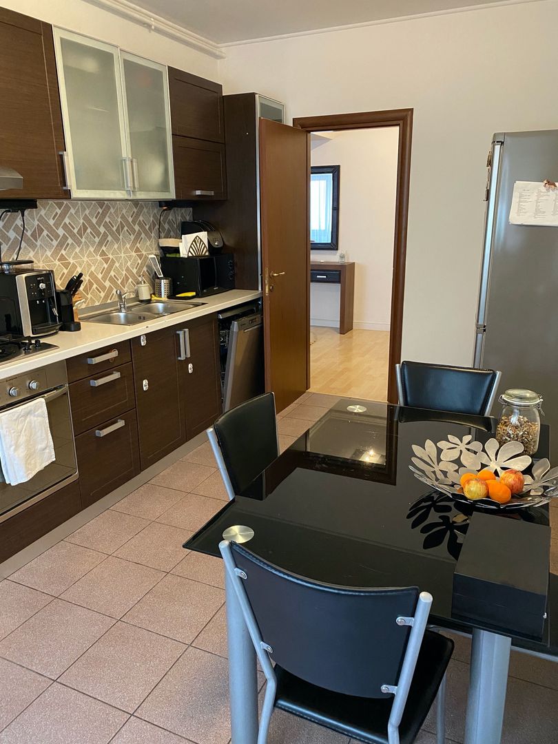 Inchiriere apartament 3 camere zona Mall Vitan - Poză 4