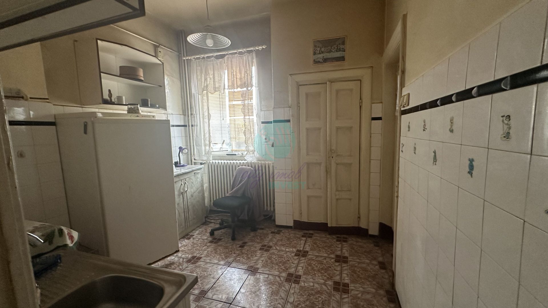 VILA cu 2 apartamente in apropiere de Piata Alba Iulia - Poză 9