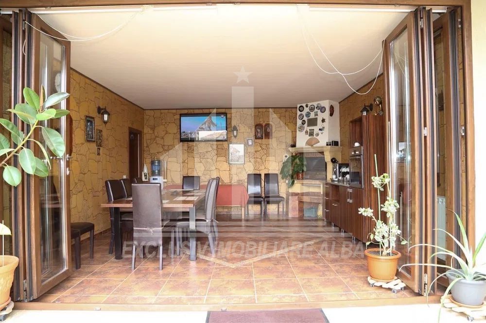 Casa de vanzare, pensiune, Cetate - Poză 3