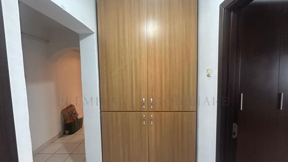 De vanzare Apartament 3 camere zona de jos - Poză 10