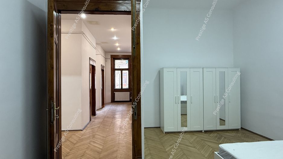 Apartament Patrimonial 150 mp | Balcon cu vedere directa spre Piata Victoriei - Poză 14