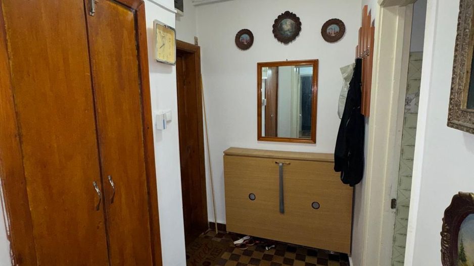 vand apartament 2 camere, etaj 2, zona Tratoria, incalzirea pe gaz - Poză 7