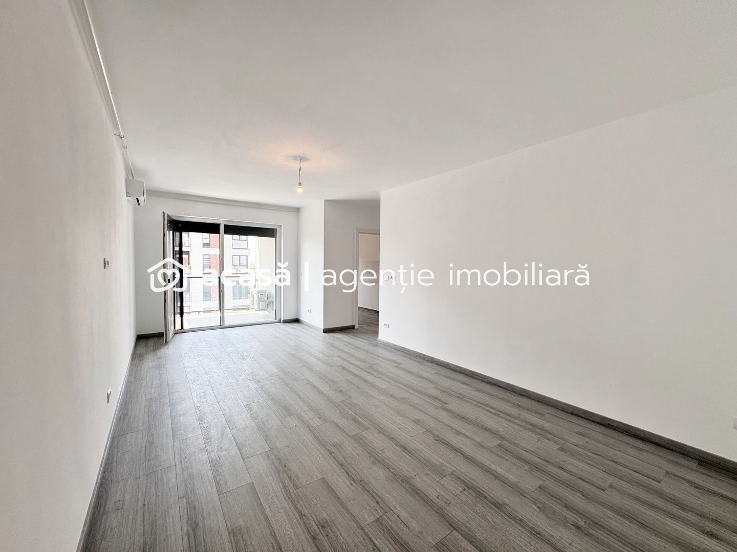 Apartament cu 3 camere, Adora Park. cu 2 locuri de parcare - Poză 8