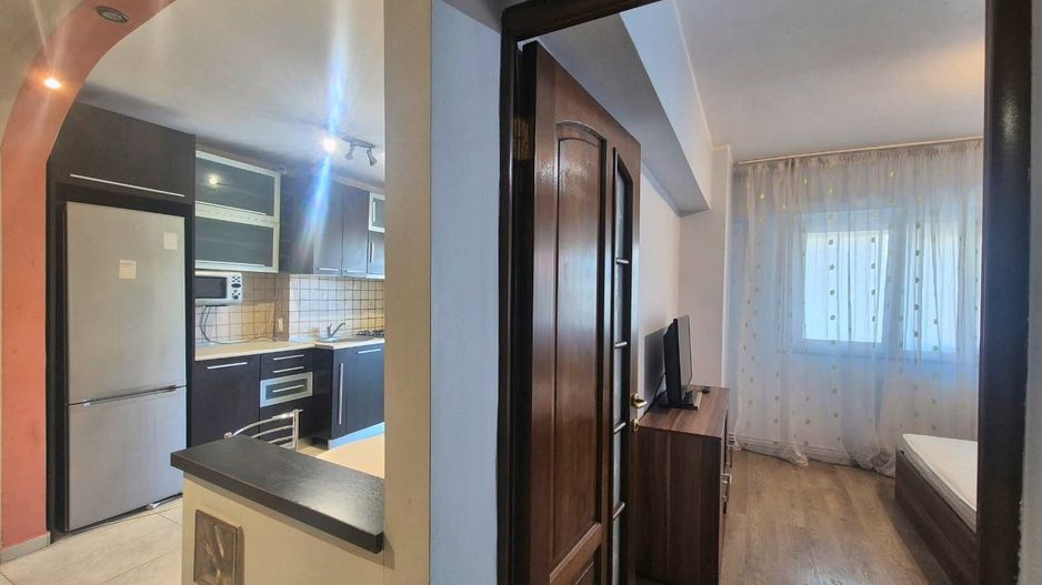 Centru Civic, 2 camere cu loc de parcare, ideal si pentru studenti - Poză 1