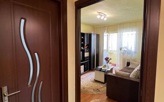 Apartament 3 camere decomandat / Str. V. Aaron - Poză 2