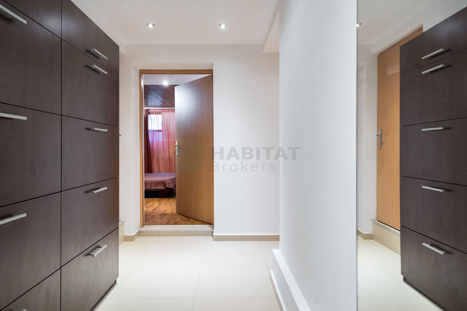 3 camere Zorileanu mobilat, la casa, demisol - Poză 9