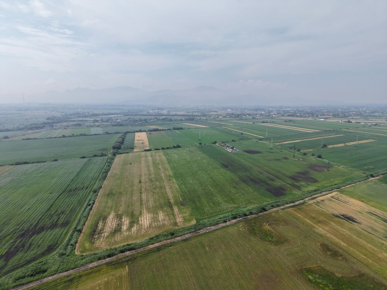 Teren intravilan 52.700 mp, Stupini (Brașov) - Poză 3