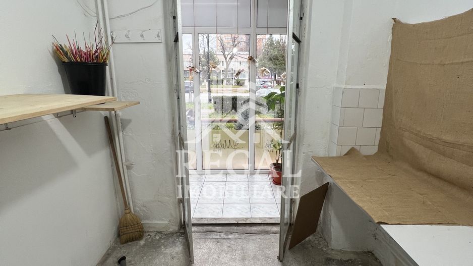 Spațiu comercial de vânzare – 47 mp utili, vitrină generoasă - Poză 8