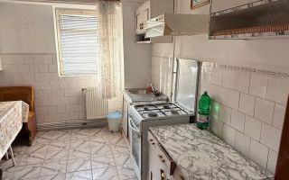De vanzare apartament 3 camere 86 mp - Poză 4