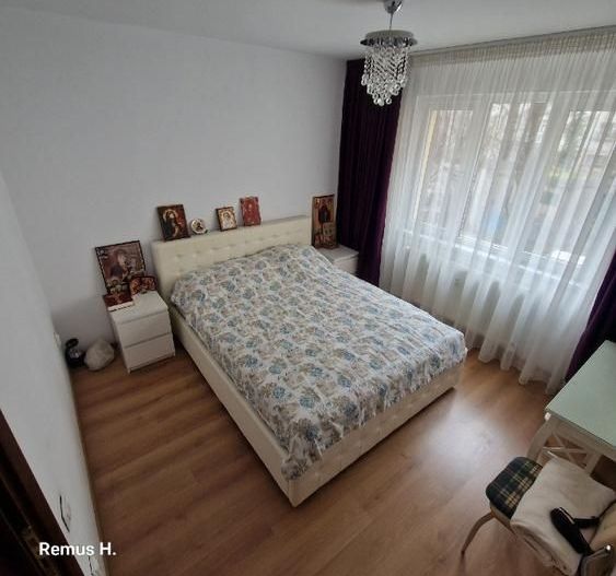 Apartament 3 camere | 70 mp | 1,5 min metrou | Complet renovat | Mobilat,utila - Poză 1