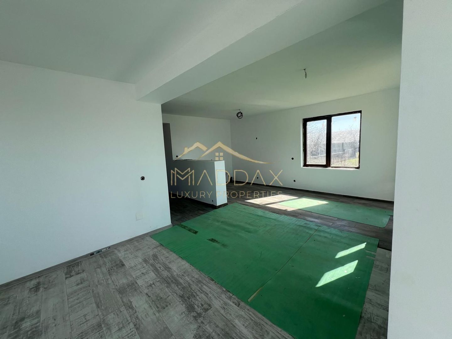 Vila moderna 4 camere // 114 // teren 440mp / Tunari/ Localitatea Dimieni - Poză 9