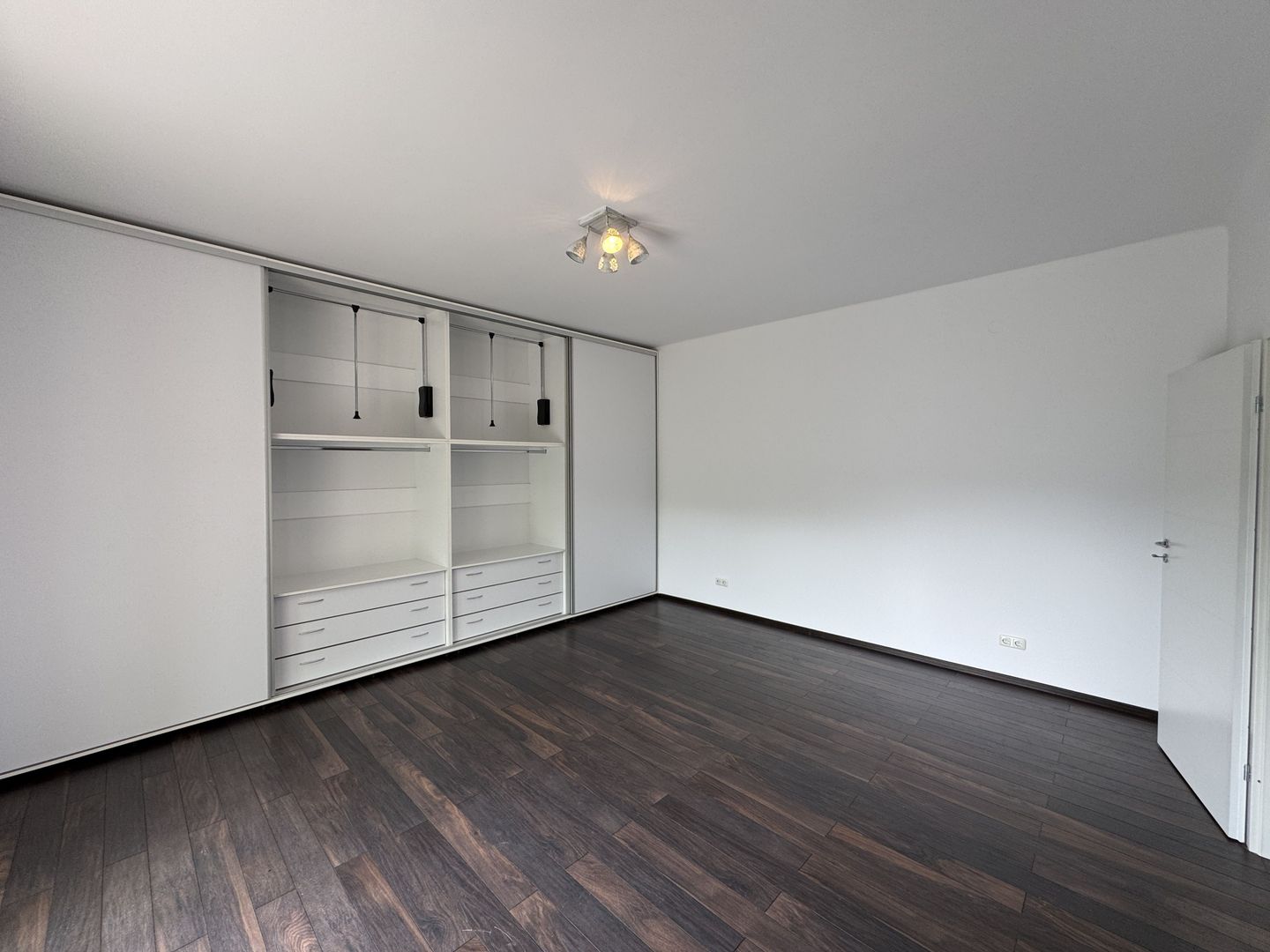 Apartament cu vedere spre Tâmpa, liniște și natură, în Centrul Istoric al Brașov - Poză 14