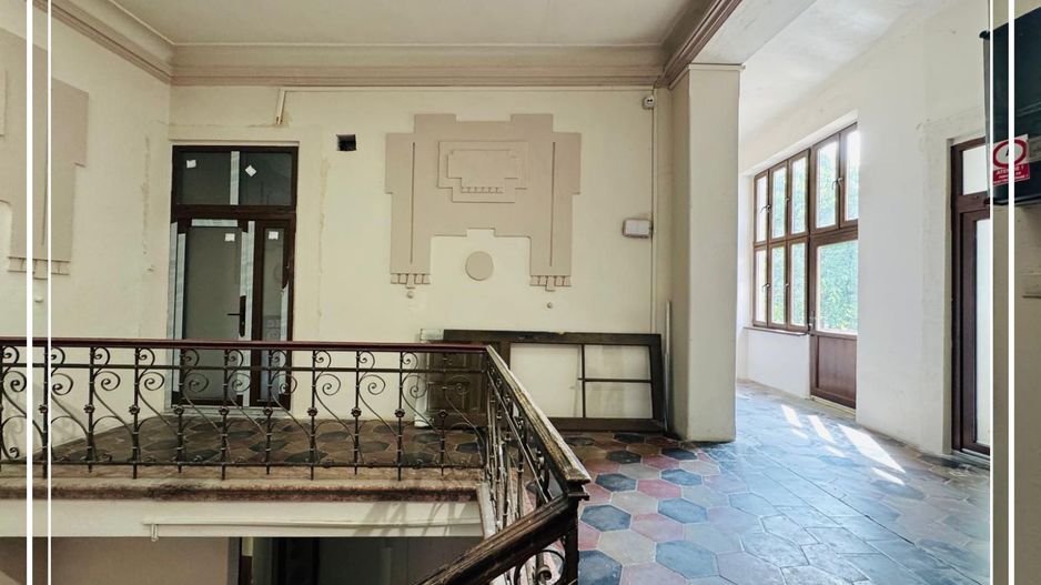 De vanzare Apartament de renovat 4 camere generoase Central Arad - Poză 5