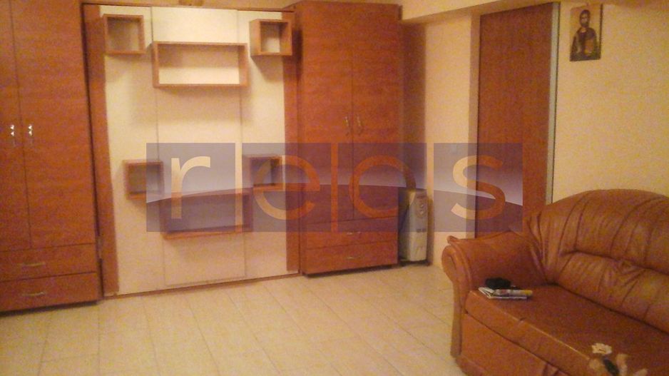 VANZARE 3 CAMERE IN VILA | SEMIDECOMANDAT |  ZONA TINERETULUI - Poză 1