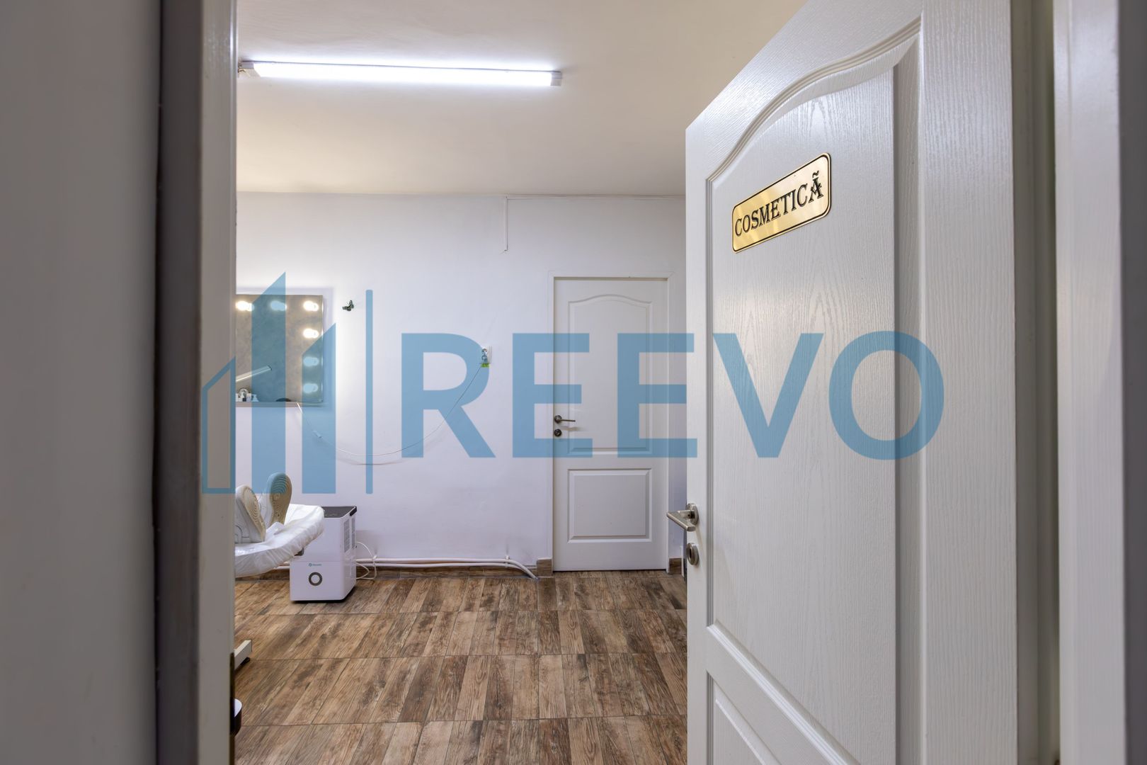 Clădire și teren de investiție, central Roman - Poză 7