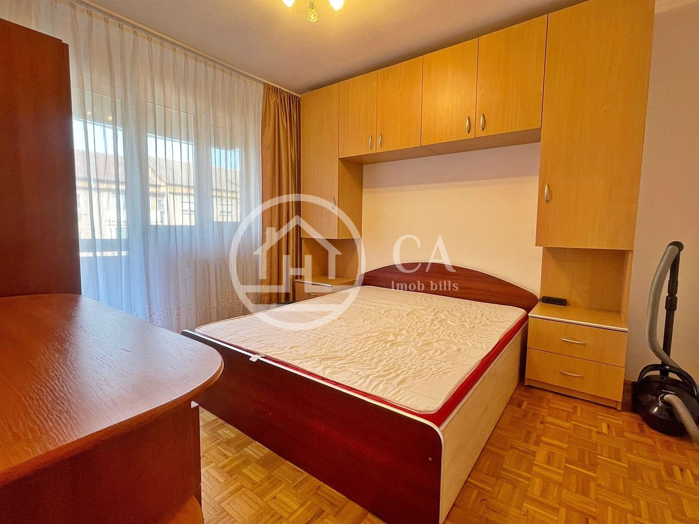 Apartament de inchiriat cu 3 camere in zona Rogerius, Oradea - Poză 1