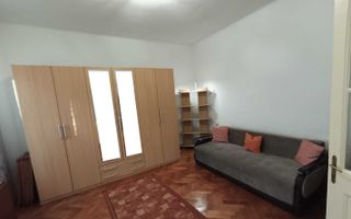 Apartament renovat, curte comună îngrijită, zona Podul Traian. - Poză 4
