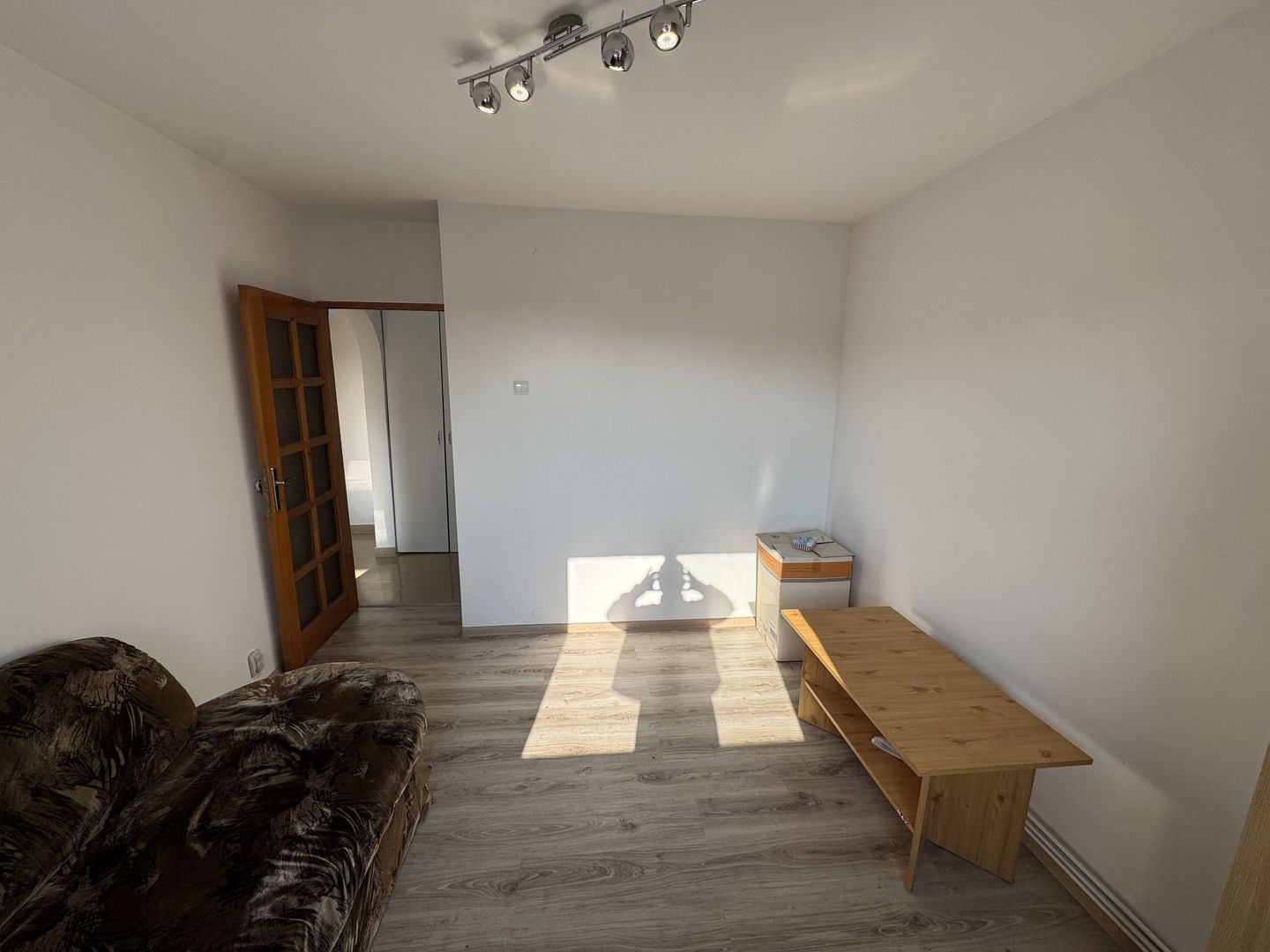 Apartament 3 camere 60 mp bloc 1980 central Filipesti de Padure! - Poză 7