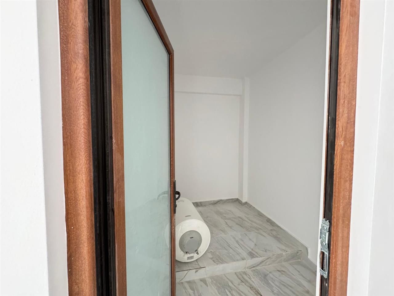 Spatii comerciale moderne de inchiriat, in cladire recent renovata - Poză 25