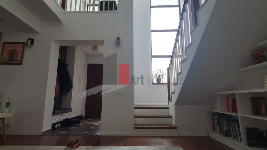 Vila superba Tunari cu piscina - Poză 10