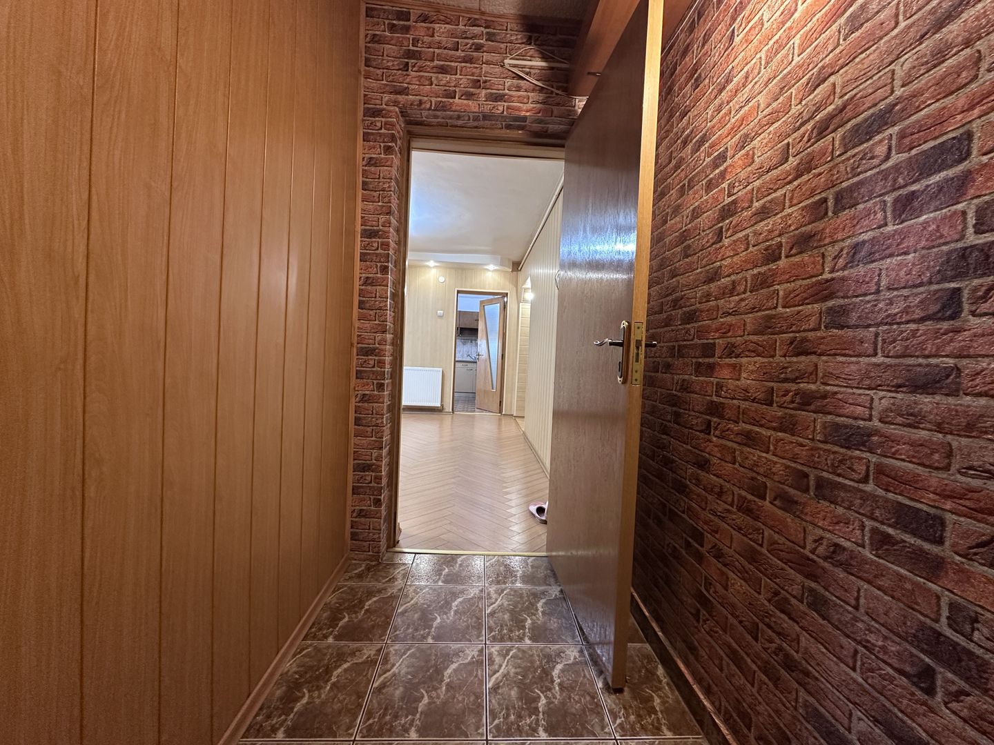 Vanzare apartament cu 4 camere luminos, vedere deschisă-Targoviste-M5 - Poză 12