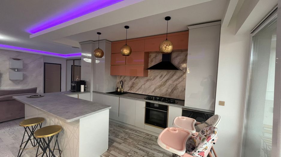 Apartament de 3 camere  de închiriat, în bloc nou, zona Trei Stejari - Poză 1