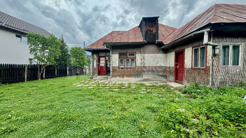 Casa cu teren de 5879 mp cu padure, Moeciu de Jos - Poză 2