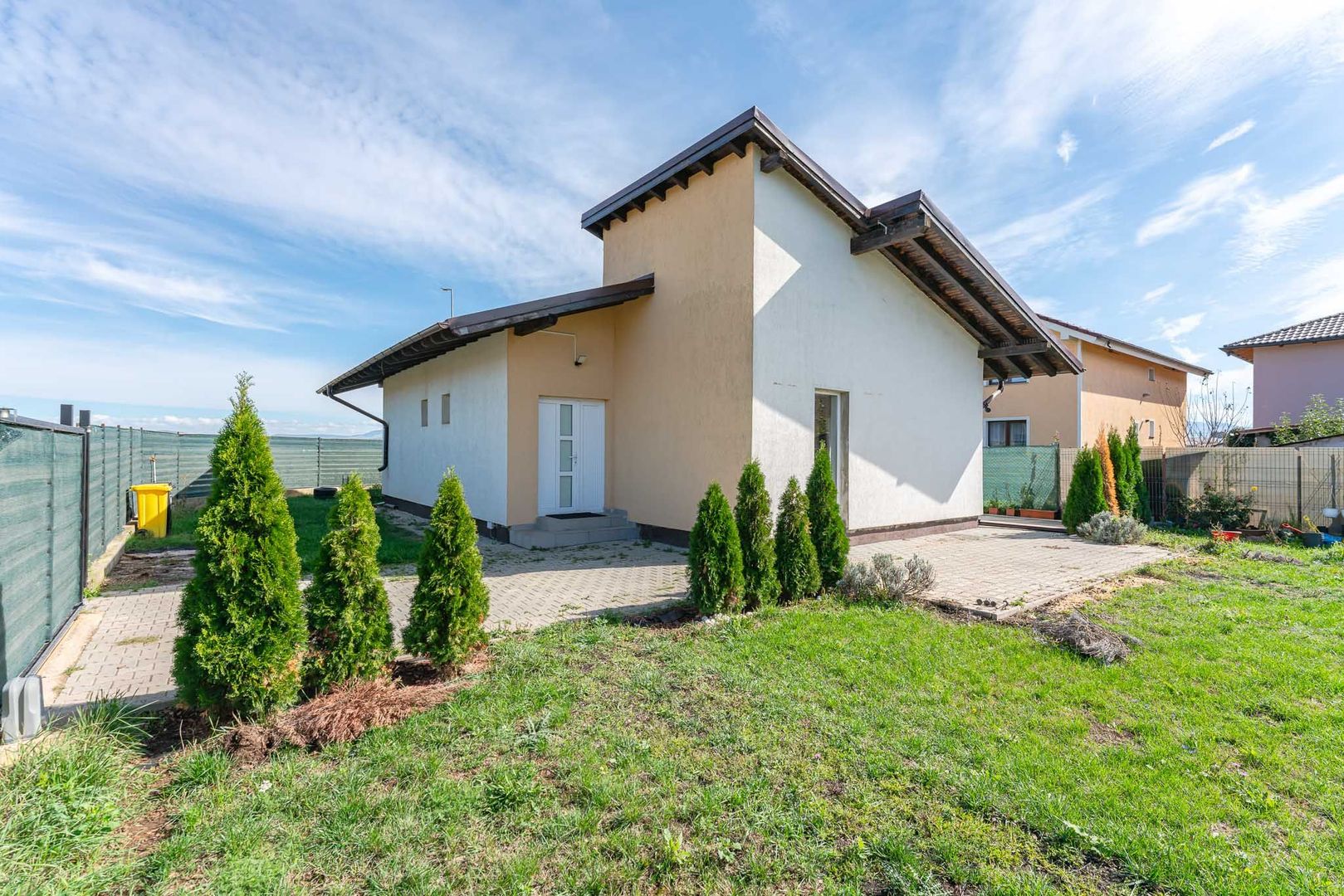 Casă individuală în Hărman, cu teren de 627 mp și bucătărie echipată - Poză 1