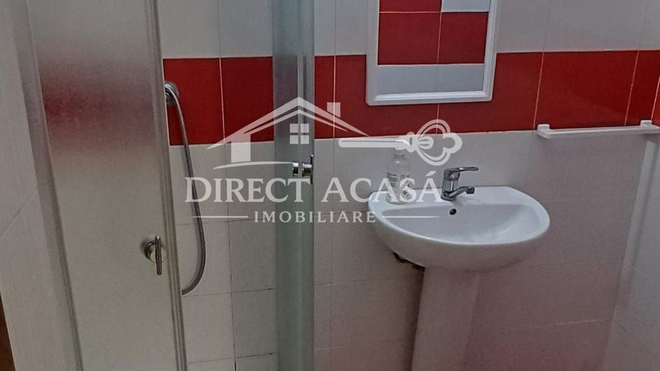 Apartament cu 3 camere de inchiriat-str Suceava-Cartierul Dambu - Poză 4