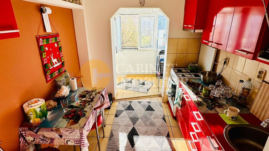 Nicolina 1 - Apartament cu 3 Camere Decomandat - Bloc 1981 - Poză 8