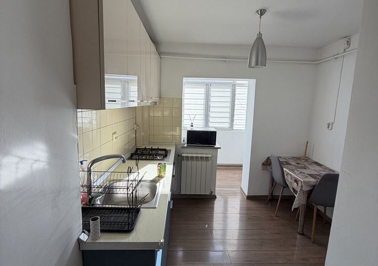 Apartament 2 camere Decomandat cartier 1 Mai - Poză 4