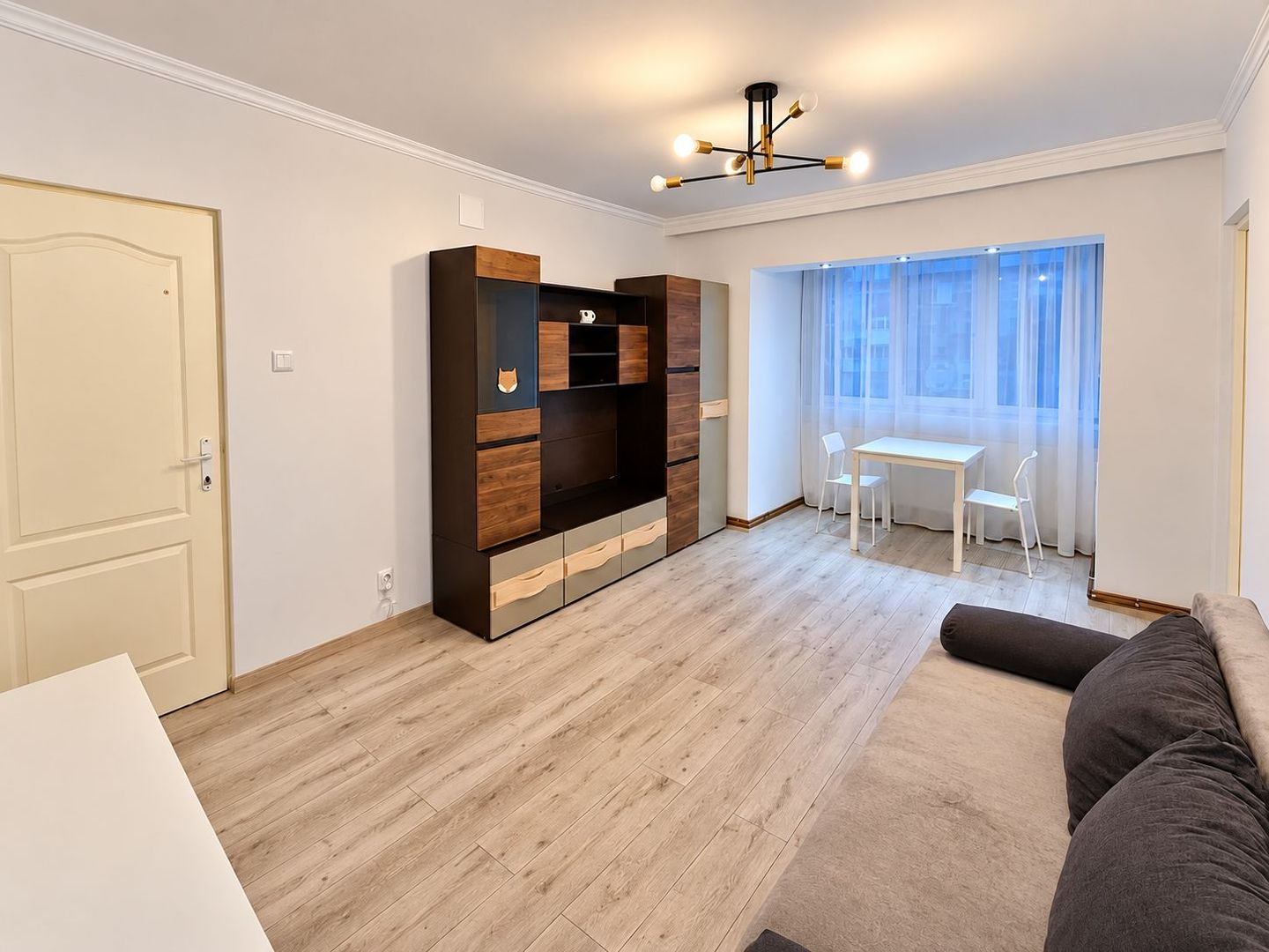 Spitalul Județean | 2 Camere | Centrală Proprie | Etaj Intermediar - Poză 3