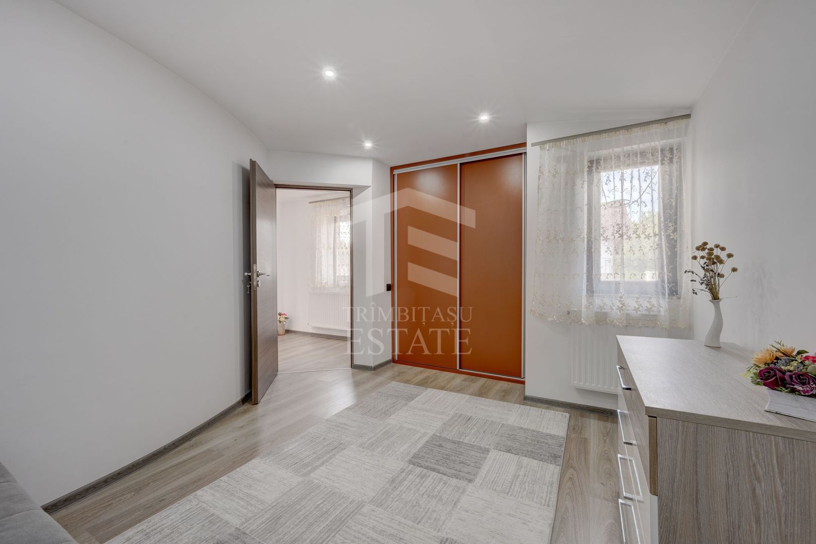 Vilă 342 mp cu piscină și 800 mp teren / 4 dormitoare / Pleașa - Poză 33
